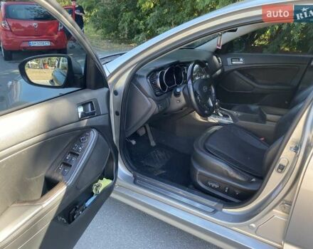 Сірий Кіа K5, об'ємом двигуна 2 л та пробігом 250 тис. км за 10200 $, фото 12 на Automoto.ua