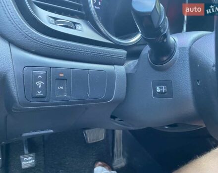 Сірий Кіа K5, об'ємом двигуна 2 л та пробігом 250 тис. км за 10200 $, фото 15 на Automoto.ua
