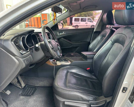 Серый Киа K5, объемом двигателя 2 л и пробегом 220 тыс. км за 8000 $, фото 14 на Automoto.ua