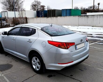 Серый Киа K5, объемом двигателя 20 л и пробегом 350 тыс. км за 6800 $, фото 1 на Automoto.ua