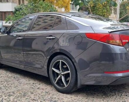 Серый Киа K5, объемом двигателя 2 л и пробегом 160 тыс. км за 9500 $, фото 9 на Automoto.ua