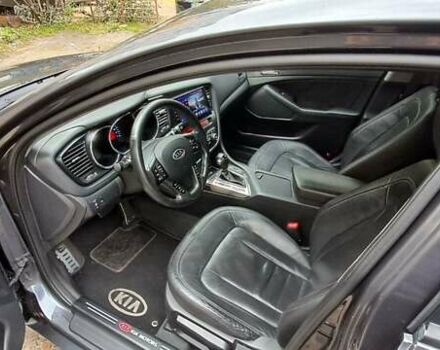 Серый Киа K5, объемом двигателя 2 л и пробегом 160 тыс. км за 9500 $, фото 17 на Automoto.ua
