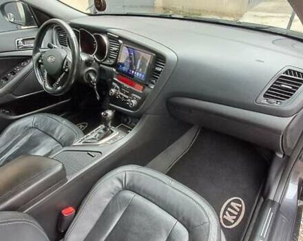 Серый Киа K5, объемом двигателя 2 л и пробегом 160 тыс. км за 9500 $, фото 23 на Automoto.ua