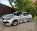 Серый Киа K5, объемом двигателя 2 л и пробегом 300 тыс. км за 7300 $, фото 4 на Automoto.ua