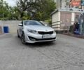 Серый Киа K5, объемом двигателя 2 л и пробегом 228 тыс. км за 9999 $, фото 1 на Automoto.ua