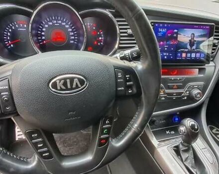 Серый Киа K5, объемом двигателя 2 л и пробегом 160 тыс. км за 9500 $, фото 20 на Automoto.ua