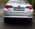 Серый Киа K5, объемом двигателя 2 л и пробегом 170 тыс. км за 10000 $, фото 4 на Automoto.ua