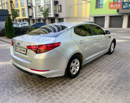 Серый Киа K5, объемом двигателя 2 л и пробегом 230 тыс. км за 6500 $, фото 5 на Automoto.ua