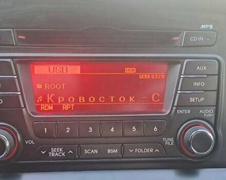 Серый Киа K5, объемом двигателя 2 л и пробегом 230 тыс. км за 7000 $, фото 11 на Automoto.ua