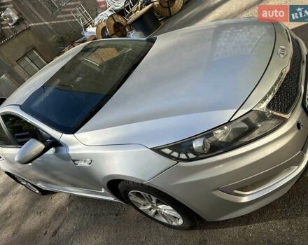 Серый Киа K5, объемом двигателя 2 л и пробегом 280 тыс. км за 6800 $, фото 9 на Automoto.ua
