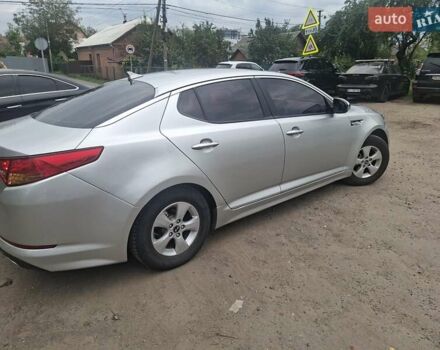 Серый Киа K5, объемом двигателя 2 л и пробегом 350 тыс. км за 7750 $, фото 2 на Automoto.ua