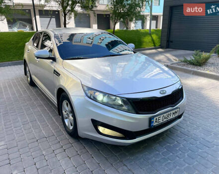 Серый Киа K5, объемом двигателя 2 л и пробегом 230 тыс. км за 6500 $, фото 6 на Automoto.ua