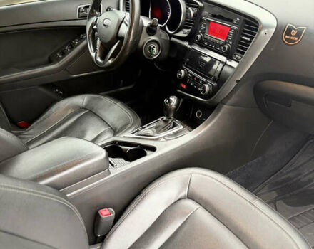 Сірий Кіа K5, об'ємом двигуна 2 л та пробігом 230 тис. км за 7999 $, фото 9 на Automoto.ua