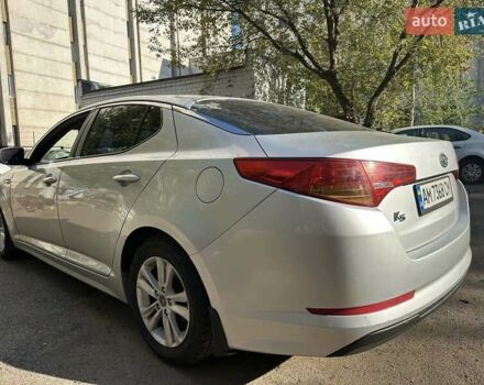 Серый Киа K5, объемом двигателя 2 л и пробегом 280 тыс. км за 6800 $, фото 6 на Automoto.ua