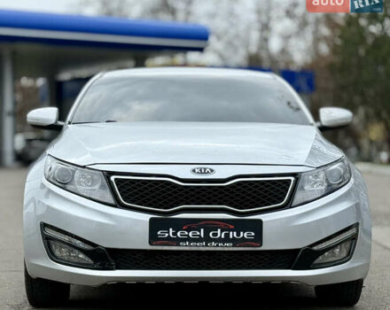 Сірий Кіа K5, об'ємом двигуна 2 л та пробігом 230 тис. км за 7999 $, фото 2 на Automoto.ua