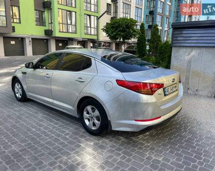 Серый Киа K5, объемом двигателя 2 л и пробегом 230 тыс. км за 6500 $, фото 3 на Automoto.ua