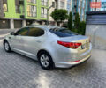 Серый Киа K5, объемом двигателя 2 л и пробегом 230 тыс. км за 6500 $, фото 3 на Automoto.ua