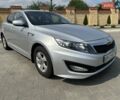 Серый Киа K5, объемом двигателя 2 л и пробегом 190 тыс. км за 9500 $, фото 9 на Automoto.ua