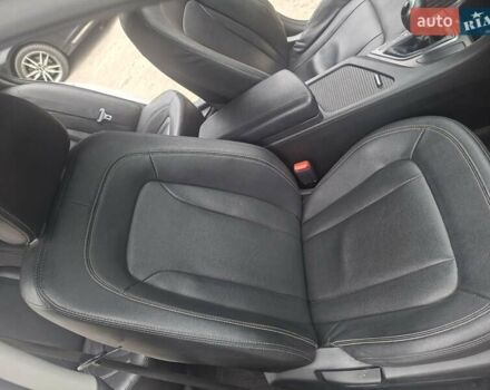 Серый Киа K5, объемом двигателя 2 л и пробегом 350 тыс. км за 7750 $, фото 11 на Automoto.ua