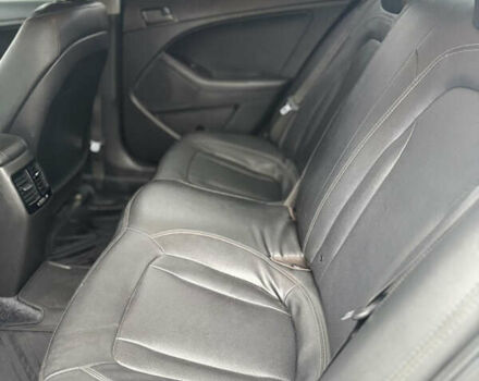 Сірий Кіа K5, об'ємом двигуна 2 л та пробігом 230 тис. км за 7999 $, фото 7 на Automoto.ua