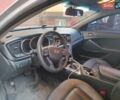 Серый Киа K5, объемом двигателя 2 л и пробегом 420 тыс. км за 9500 $, фото 2 на Automoto.ua
