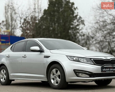 Сірий Кіа K5, об'ємом двигуна 2 л та пробігом 230 тис. км за 7999 $, фото 1 на Automoto.ua