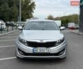 Серый Киа K5, объемом двигателя 2 л и пробегом 220 тыс. км за 6300 $, фото 4 на Automoto.ua