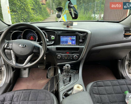 Серый Киа K5, объемом двигателя 2 л и пробегом 307 тыс. км за 8550 $, фото 15 на Automoto.ua