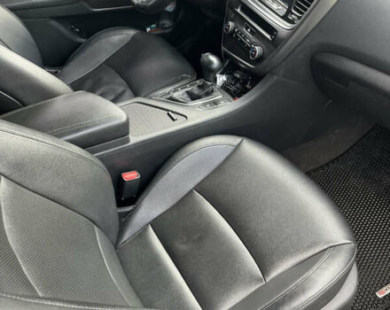 Серый Киа K5, объемом двигателя 2 л и пробегом 345 тыс. км за 8500 $, фото 5 на Automoto.ua