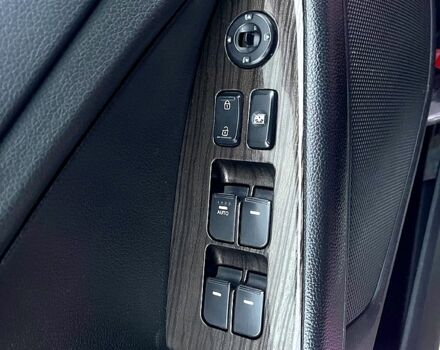Кіа K5 2013 у Одесі на Automoto.ua Сірий Кіа K5, об'ємом двигуна 2 л та пробігом 199 тис. км за 8500 $, фото 11 на Automoto.ua