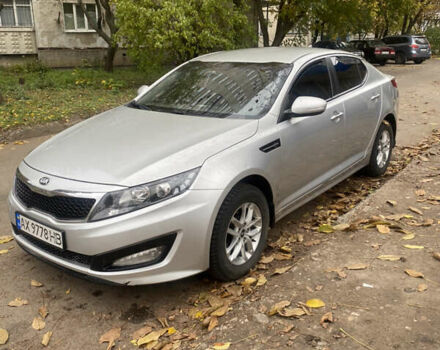 Серый Киа K5, объемом двигателя 2 л и пробегом 370 тыс. км за 8300 $, фото 3 на Automoto.ua