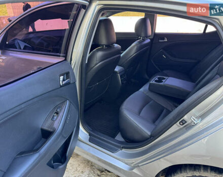 Серый Киа K5, объемом двигателя 2 л и пробегом 265 тыс. км за 10800 $, фото 8 на Automoto.ua