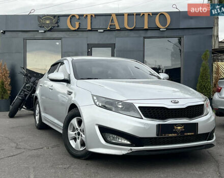Сірий Кіа K5, об'ємом двигуна 2 л та пробігом 195 тис. км за 8200 $, фото 1 на Automoto.ua