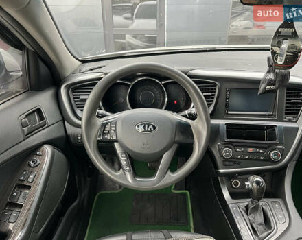 Сірий Кіа K5, об'ємом двигуна 2 л та пробігом 195 тис. км за 8200 $, фото 5 на Automoto.ua