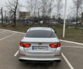 Серый Киа K5, объемом двигателя 2 л и пробегом 241 тыс. км за 8800 $, фото 6 на Automoto.ua