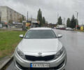 Серый Киа K5, объемом двигателя 2 л и пробегом 370 тыс. км за 8300 $, фото 1 на Automoto.ua