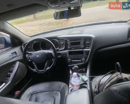 Серый Киа K5, объемом двигателя 2 л и пробегом 370 тыс. км за 8300 $, фото 13 на Automoto.ua