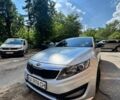 Серый Киа K5, объемом двигателя 2 л и пробегом 264 тыс. км за 7500 $, фото 1 на Automoto.ua