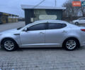 Серый Киа K5, объемом двигателя 2 л и пробегом 300 тыс. км за 8200 $, фото 1 на Automoto.ua