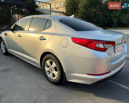 Серый Киа K5, объемом двигателя 2 л и пробегом 311 тыс. км за 8700 $, фото 7 на Automoto.ua