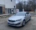 Серый Киа K5, объемом двигателя 2 л и пробегом 363 тыс. км за 7800 $, фото 6 на Automoto.ua
