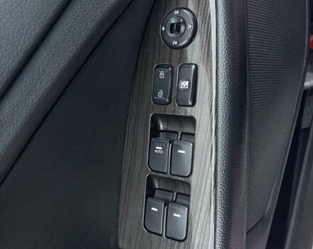 Кіа K5 2013 у Одесі на Automoto.ua Сірий Кіа K5, об'ємом двигуна 2 л та пробігом 199 тис. км за 8500 $, фото 9 на Automoto.ua