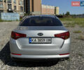 Серый Киа K5, объемом двигателя 2 л и пробегом 240 тыс. км за 6999 $, фото 4 на Automoto.ua