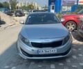 Серый Киа K5, объемом двигателя 2 л и пробегом 366 тыс. км за 6000 $, фото 1 на Automoto.ua