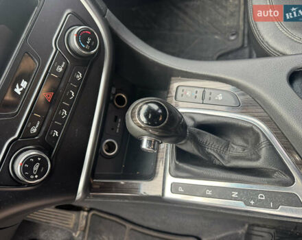 Серый Киа K5, объемом двигателя 2 л и пробегом 238 тыс. км за 6800 $, фото 6 на Automoto.ua