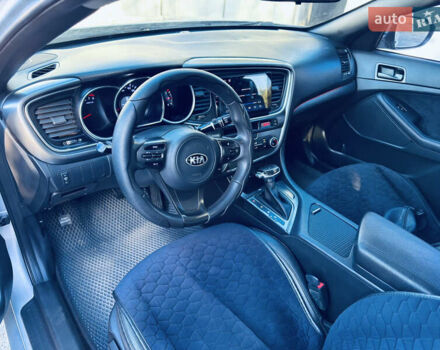 Сірий Кіа K5, об'ємом двигуна 2 л та пробігом 245 тис. км за 7899 $, фото 4 на Automoto.ua