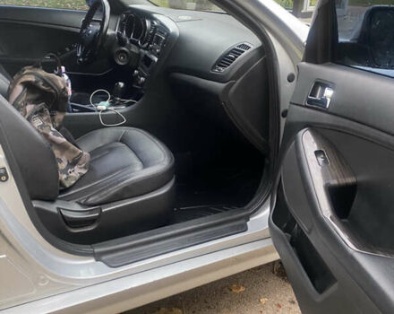 Серый Киа K5, объемом двигателя 2 л и пробегом 370 тыс. км за 8300 $, фото 8 на Automoto.ua