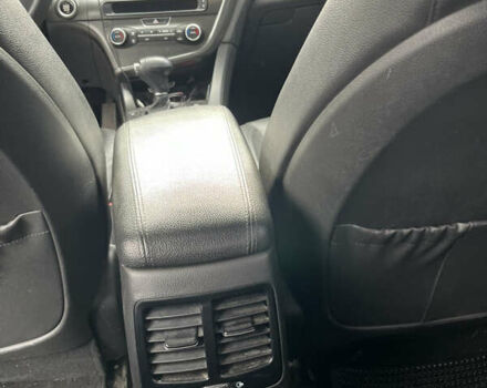 Серый Киа K5, объемом двигателя 2 л и пробегом 345 тыс. км за 8500 $, фото 7 на Automoto.ua