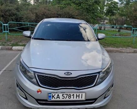 Серый Киа K5, объемом двигателя 2 л и пробегом 300 тыс. км за 8222 $, фото 4 на Automoto.ua