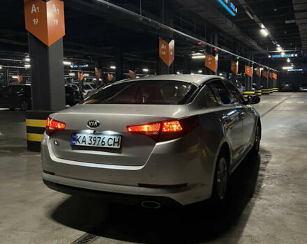 Серый Киа K5, объемом двигателя 2 л и пробегом 239 тыс. км за 8600 $, фото 6 на Automoto.ua
